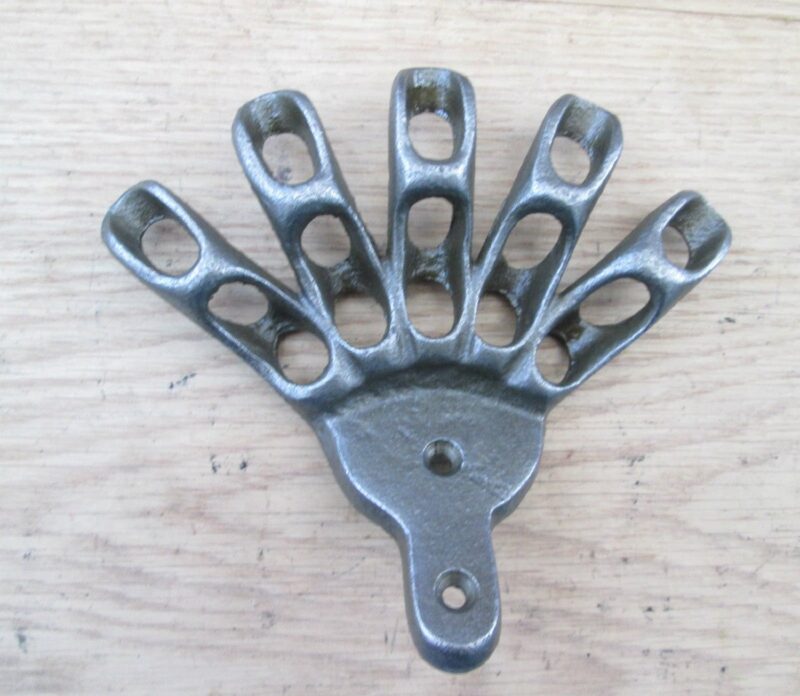 CAST IRON FLAG BRACKET HOLDER 5 FINGER SPEARHEAD CLUSTER WALL MOUNTED