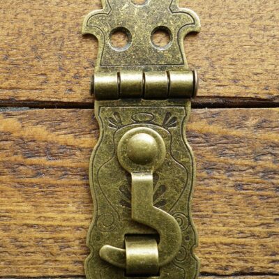 ANTIQUE STYLE BOX LATCH BRONZE FINISH